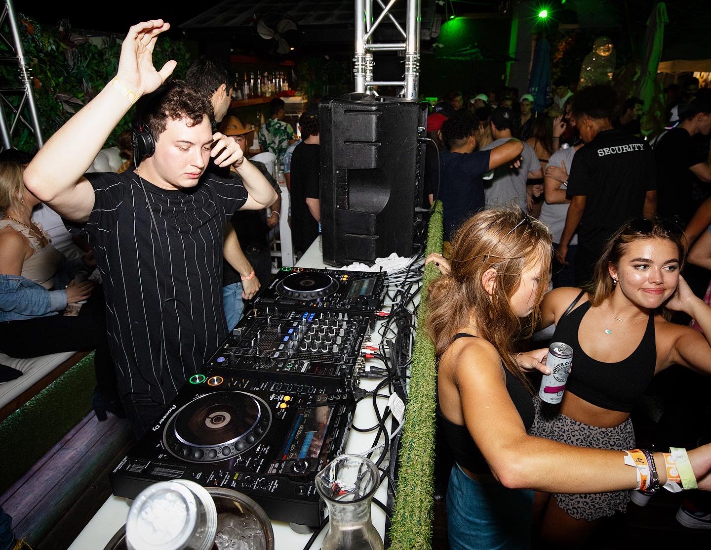 Open-air day party DJ set